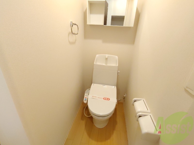 トイレ　トイレは綺麗でウォッシュレットも付いて快適にお使い頂けます。