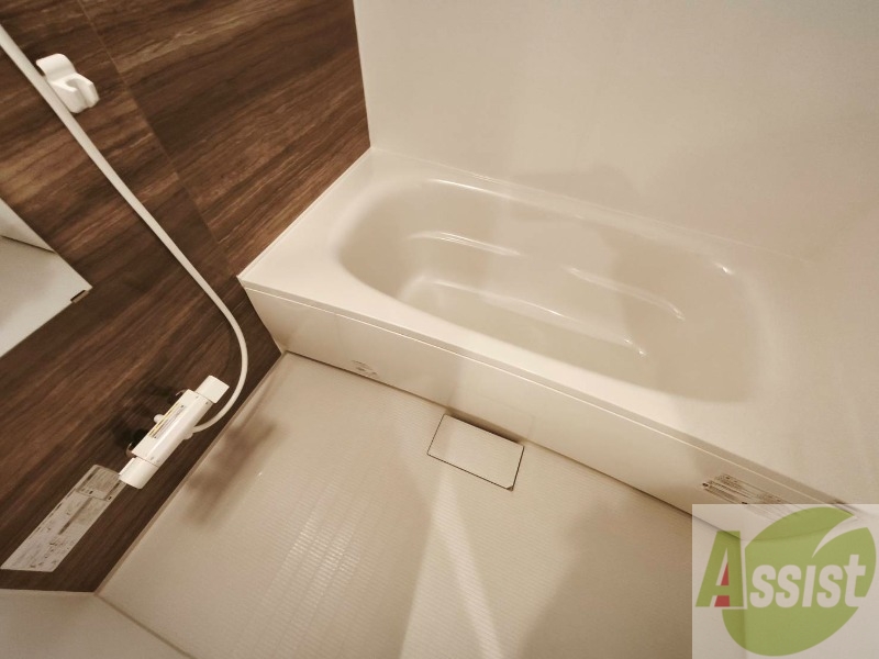 バス・シャワールーム　お風呂になります。一日の疲れを癒してくださいね。