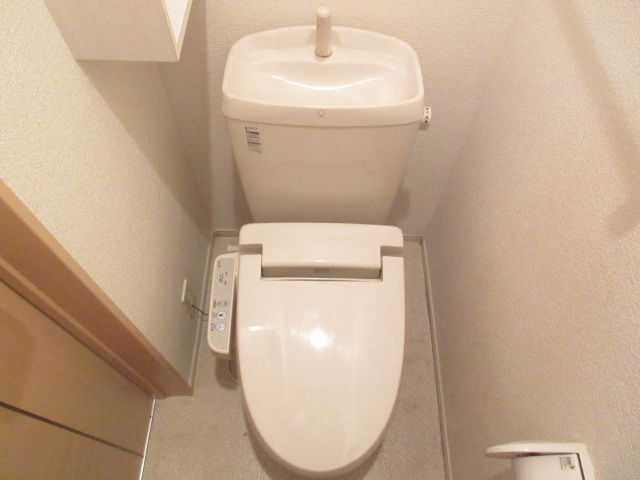 アルバータVIのトイレ写真