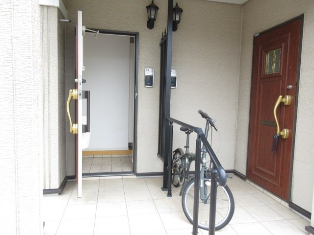 アルバータVIの玄関写真
