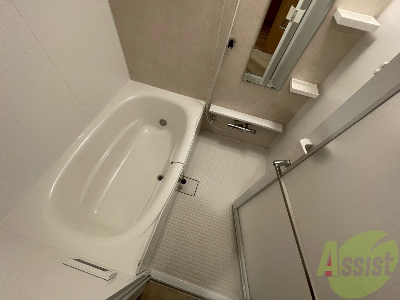 バス・シャワールーム　お風呂になります。一日の疲れを癒してくださいね。