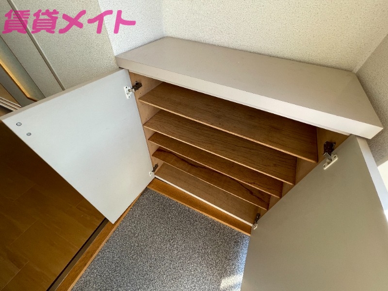 その他設備　同型反転部屋写真です。
