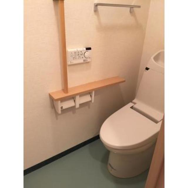 トイレ　※写真は同タイプ住戸です。