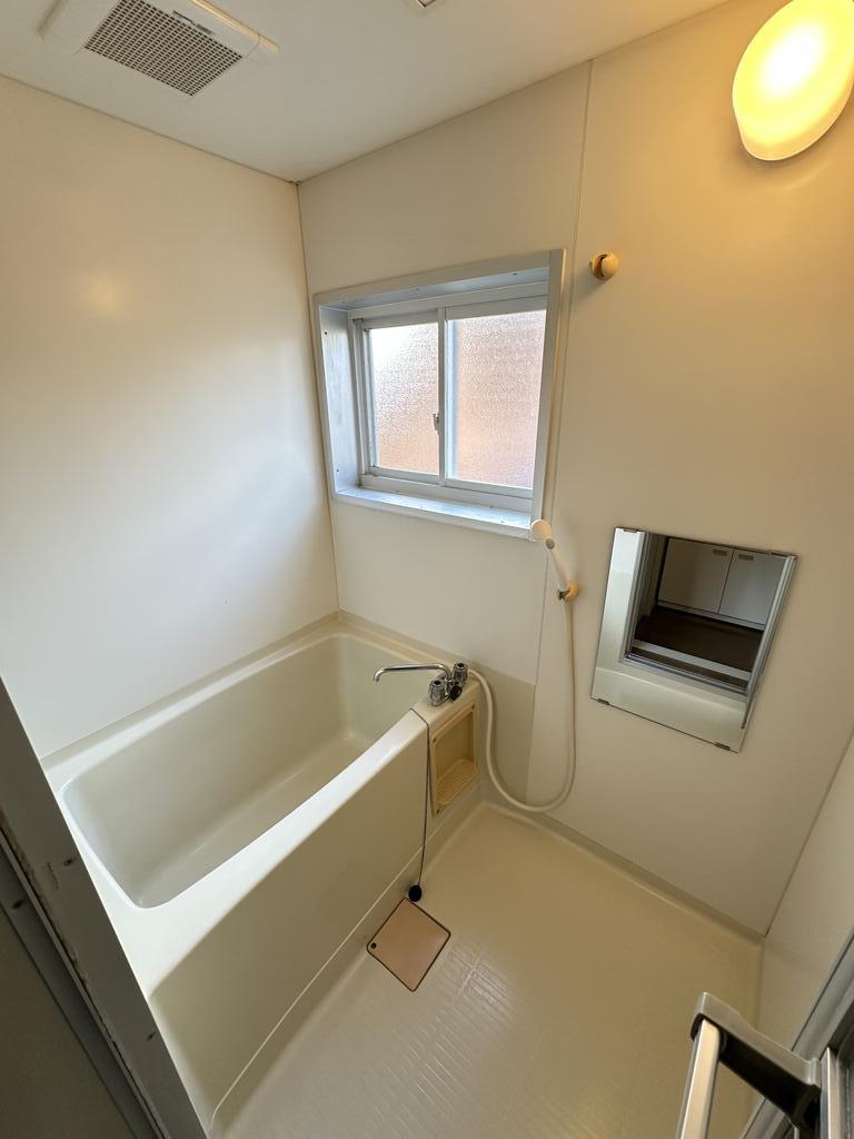 バス・シャワールーム　バストイレ別です！