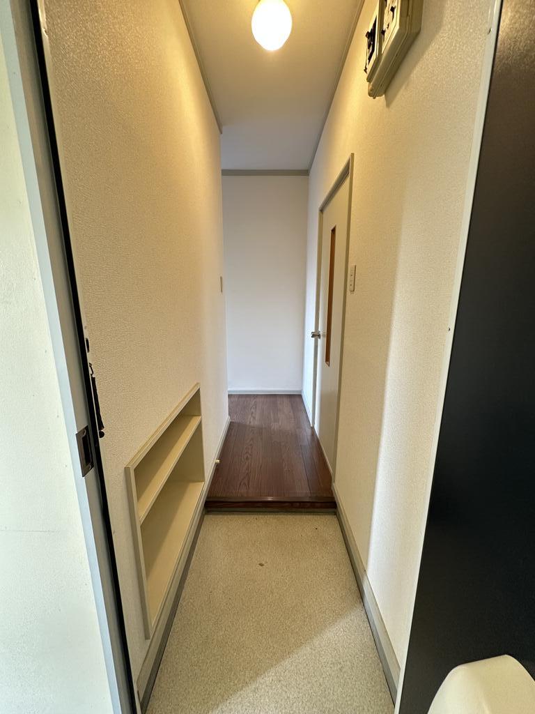 玄関　玄関入って左側に靴置きスペースあります。