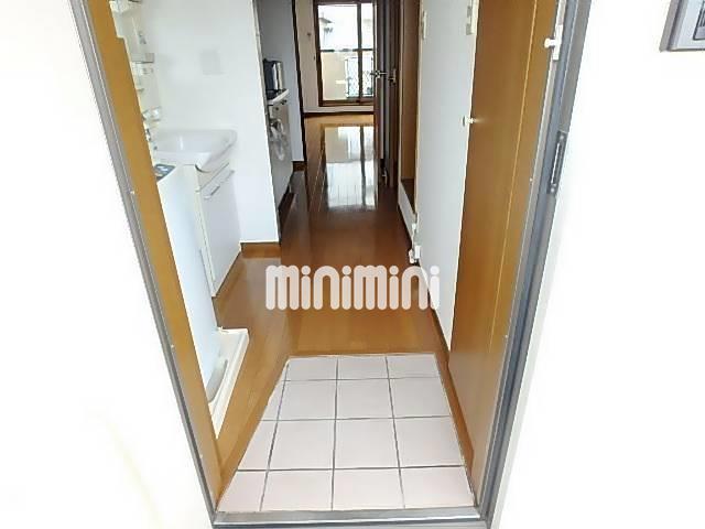 玄関　段差の低い玄関ですね。