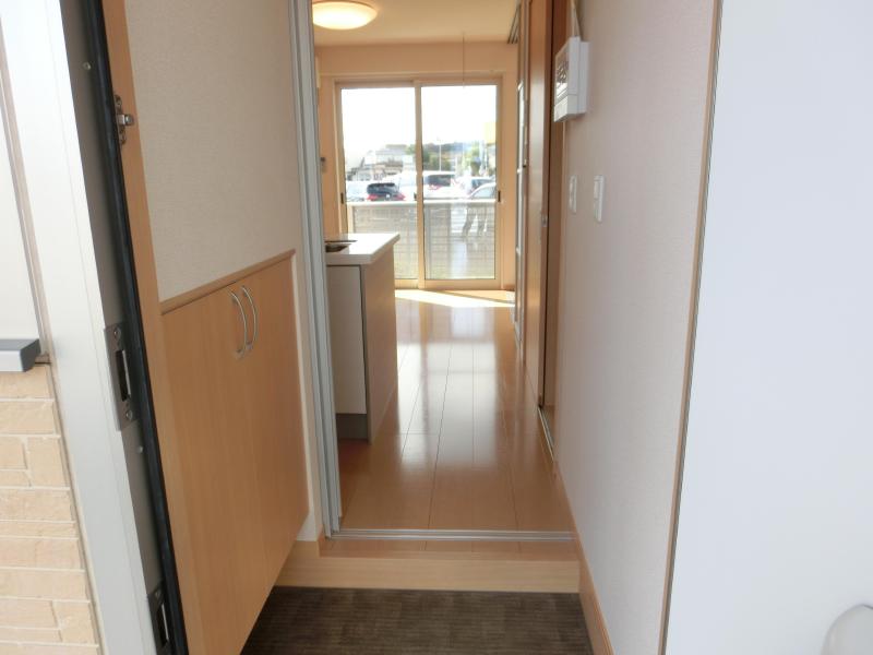 玄関　同タイプの写真です。