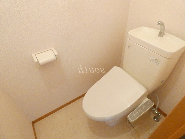 トイレ　ウォシュレット付きのトイレ