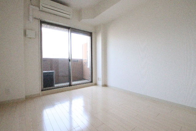 居室・リビング　※別室の参考写真の為、現況優先です。