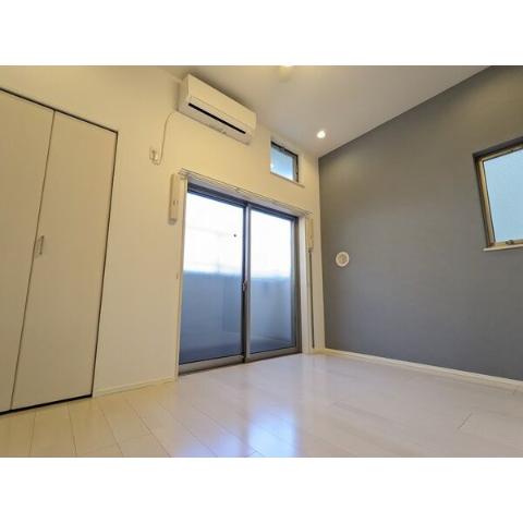 居室・リビング　室内