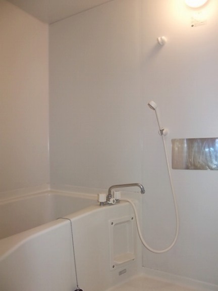 バス・シャワールーム　「バス・トイレ別です」