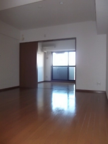 その他部屋・スペース　「清潔感のあるフローリングのお部屋です」