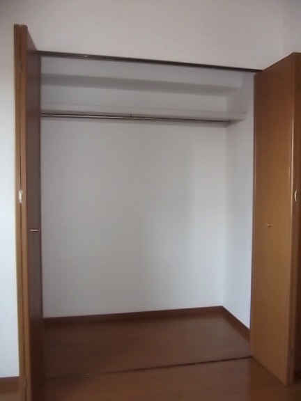 収納　「ハンガーポール付のクローゼット」