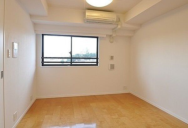 居室・リビング　※別部屋参考写真