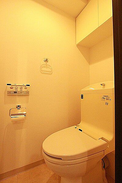 トイレ　※別部屋参考写真