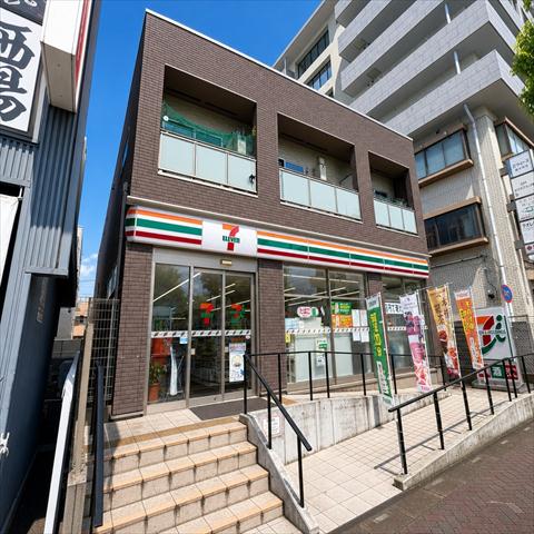 コンビニ　セブン-イレブン 越谷千間台東１丁目店（コンビニ）まで926m