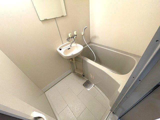 バス・シャワールーム　同マンション別部屋