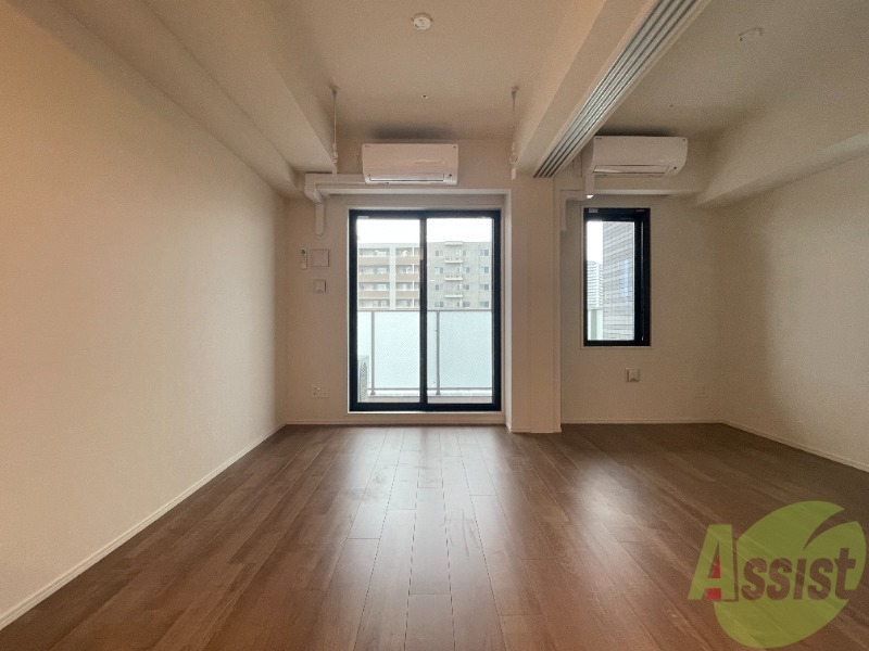 居室・リビング　リビングを撮影しました。明るい印象がありますね。