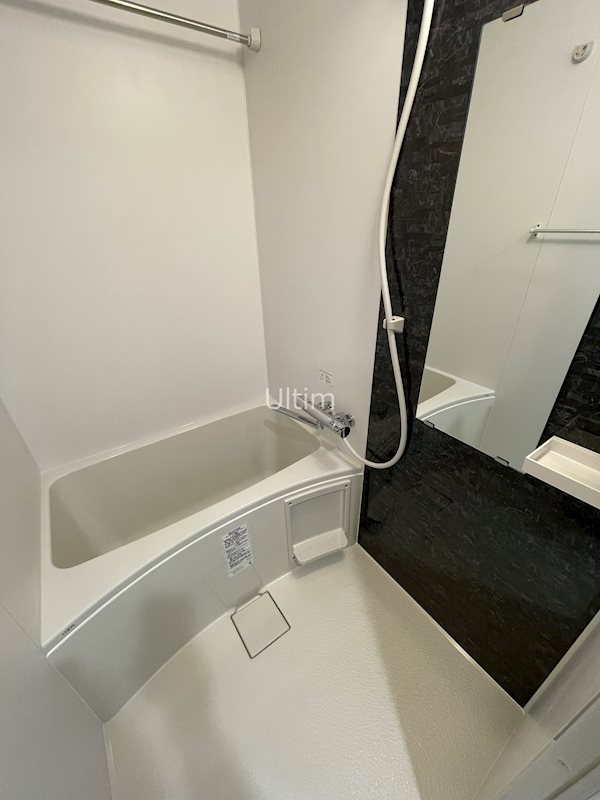 バス・シャワールーム　※3階～5階は室内の色が異なります