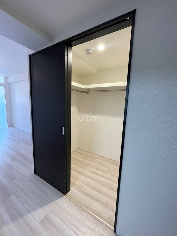 収納　※3階～5階は室内の色が異なります