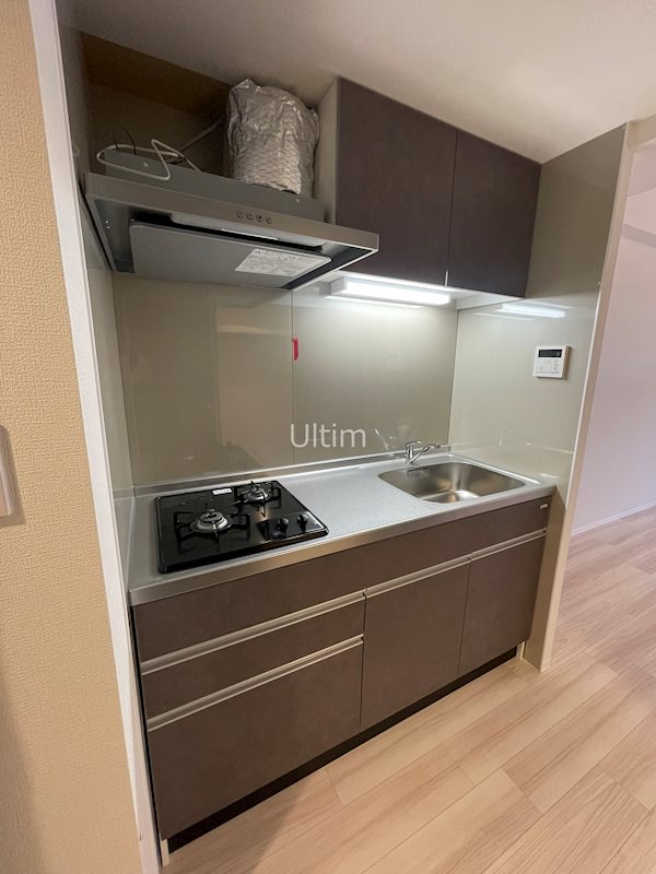 キッチン　※3階～5階は室内の色が異なります