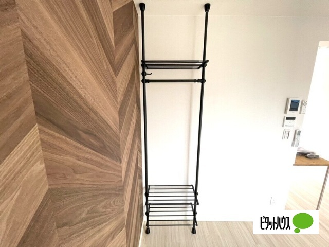収納　パイプハンガー