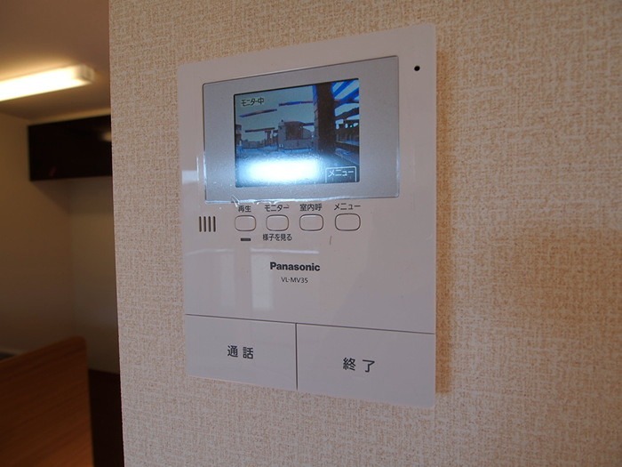 セキュリティ　来訪者の姿が確認できます。