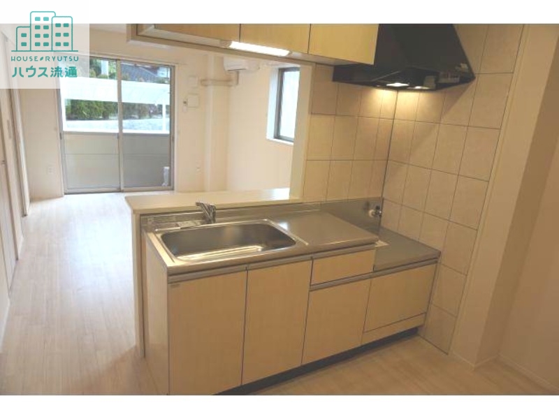 キッチン　※別号室の写真になります。