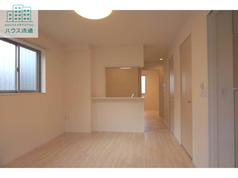 居室・リビング　※別号室の写真になります。