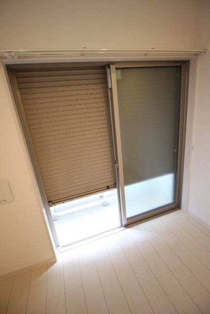 その他設備　防犯シャッター付き