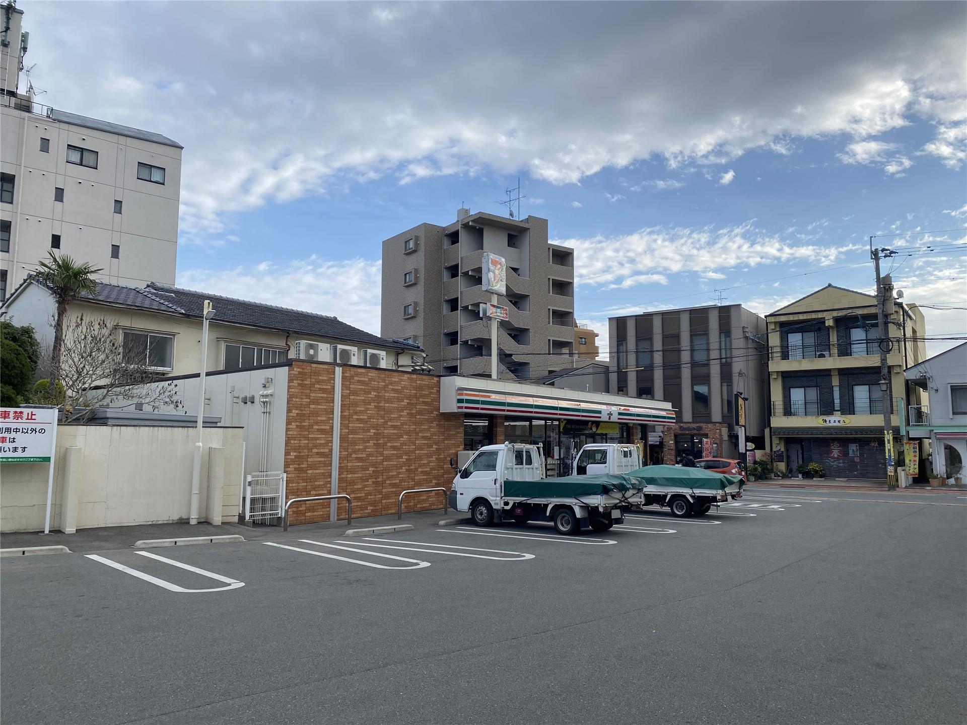 コンビニ　セブンイレブン熊本競輪場通り店（コンビニ）まで439m