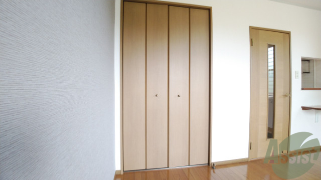 収納　リビングにございます収納になります。程よく便利なサイズ