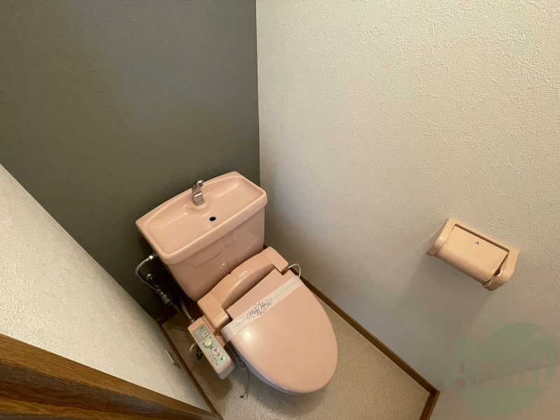 トイレ　こちらはトイレです。清潔感があり、安心して使用できます。