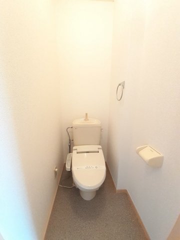 トイレ　清潔感のあるトイレです