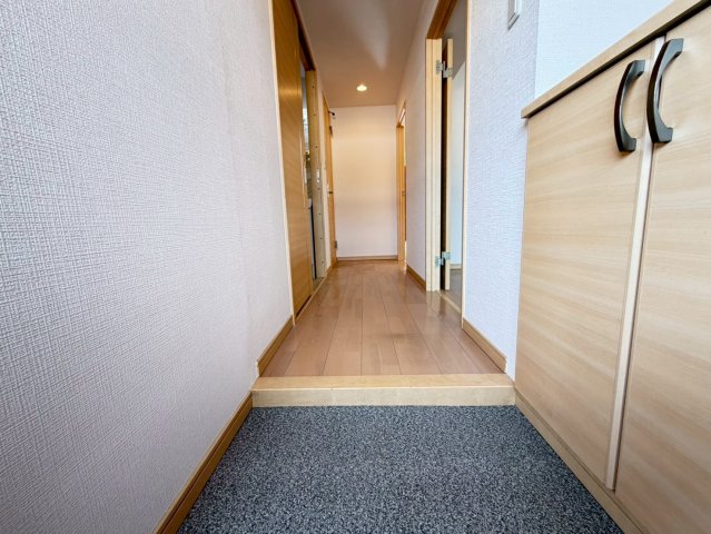 玄関　詳細は、RISUMO江坂本店までお問合せください♪