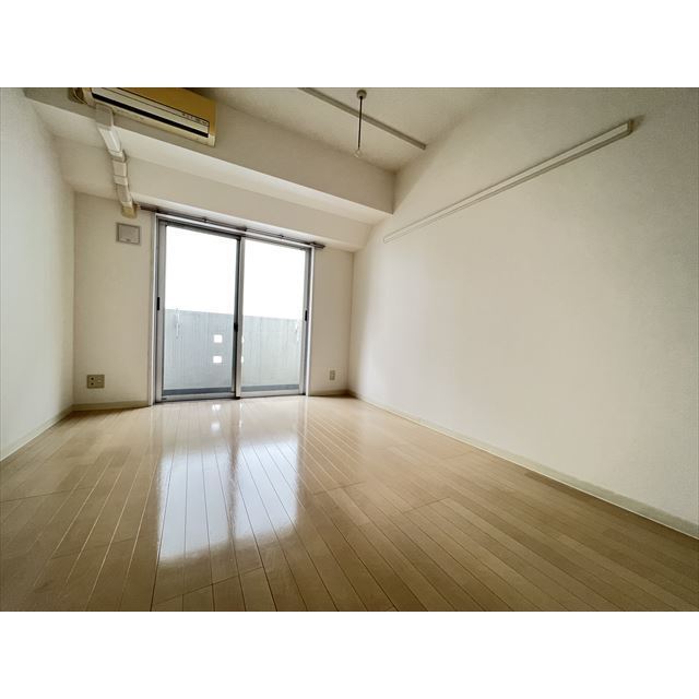 居室・リビング　白基調とした内装