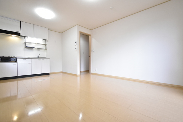 居室・リビング　ＬＤＫ　別アングル