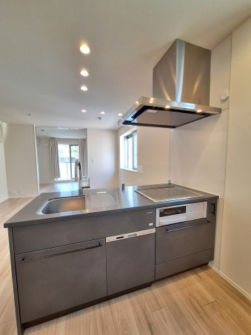 キッチン　★ＩＨ3口グリル付きシステムキッチン★