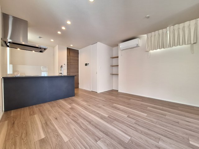 居室・リビング　★明るいフローリングの角部屋です★