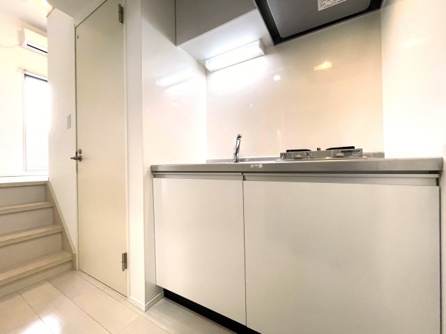 キッチン　モデルルームの為、現状を優先致します。