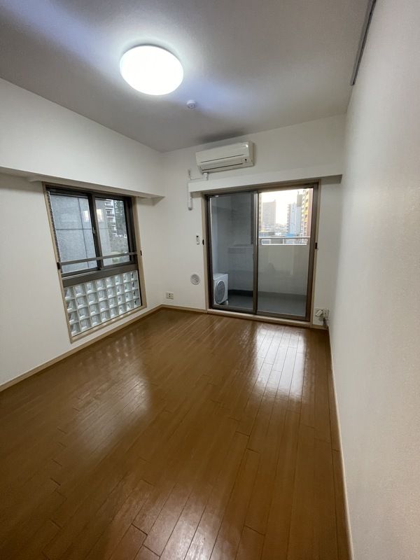 居室・リビング　☆明るい洋室☆