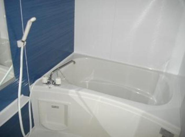 バス・シャワールーム　設備充実のバスルーム。