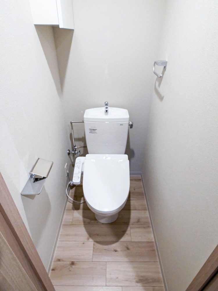 トイレ　同タイプの内観です。