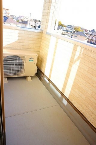 バルコニー　外からの目が気にならないバルコニーで洗濯物が干せます