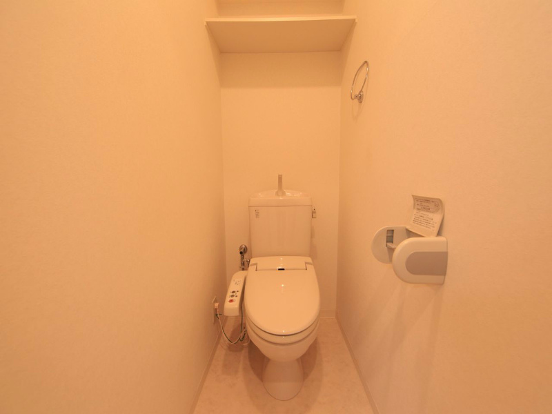 トイレ　温水洗浄暖房便座付トイレ