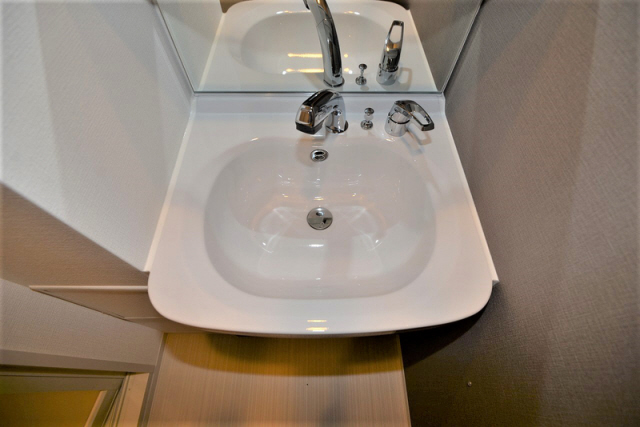 洗面設備　脱衣スペースもあります