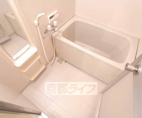 バス・シャワールーム　ゆったりした浴槽です