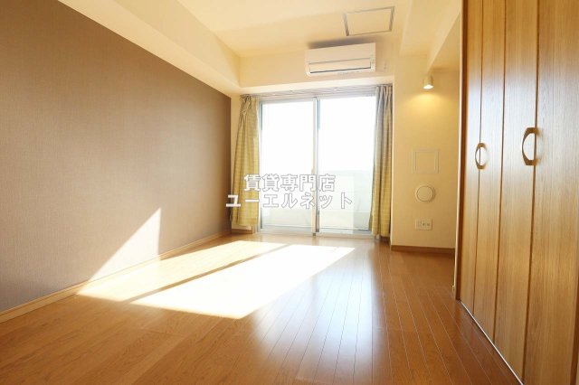 居室・リビング　ゆったりとくつろげる、落ち着きのある居室空間です