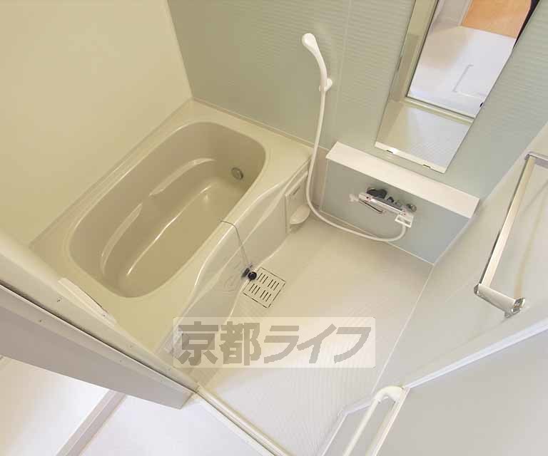 バス・シャワールーム　ゆったりとした浴室ですね。