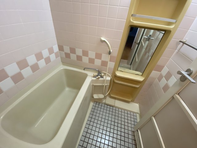 バス・シャワールーム　バストイレ別でおすすめです☆